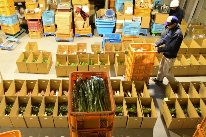 無農薬・無肥料の「自然農法」野菜。オーガニック農園の恵み - Lacycle